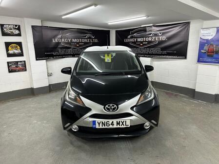 TOYOTA AYGO 1.0 VVT-i x-clusiv